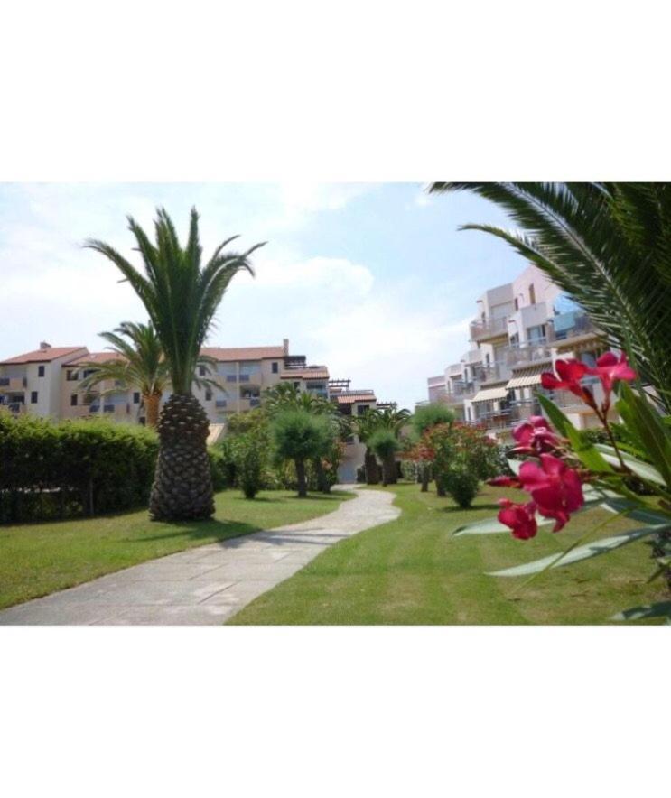 شقة Rez De Jardin + Terrasse Piscine Et Acces Direct Plage سان سيبريان المظهر الخارجي الصورة