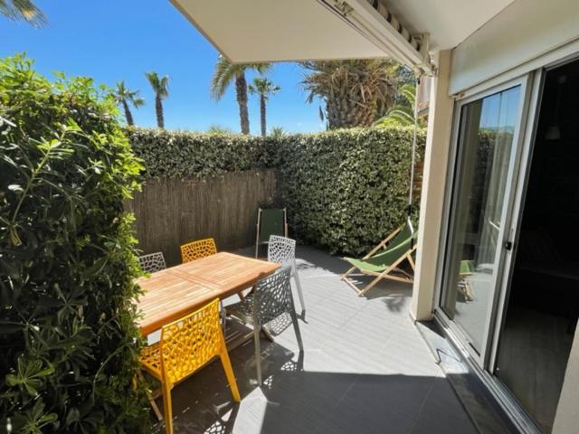 شقة Rez De Jardin + Terrasse Piscine Et Acces Direct Plage سان سيبريان المظهر الخارجي الصورة